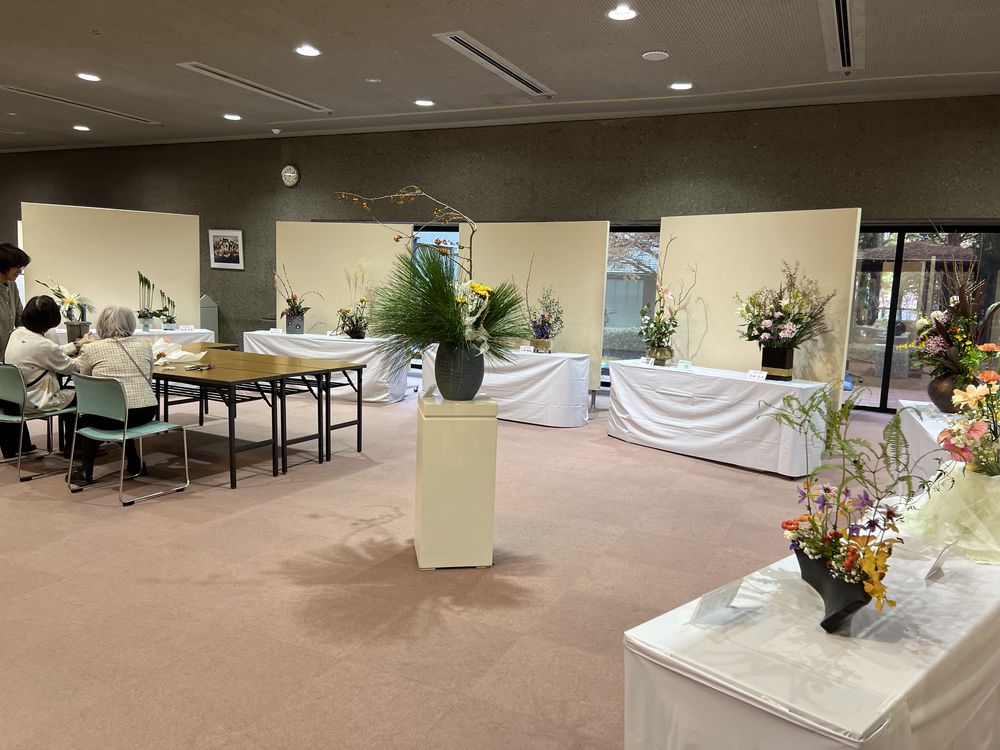 華道の展示|小ホールホワイエ