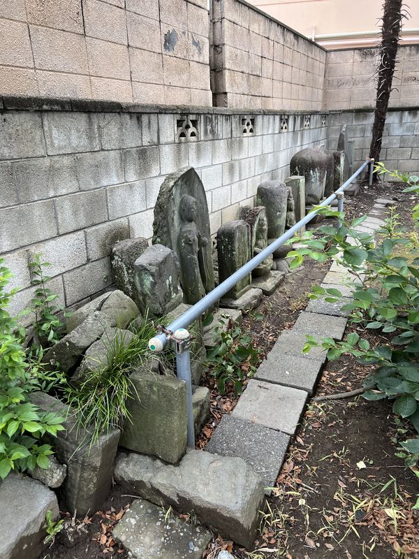 墓塔｜女帝神社