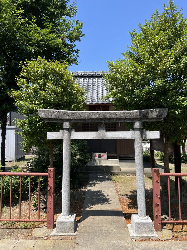 石鳥居｜女帝神社