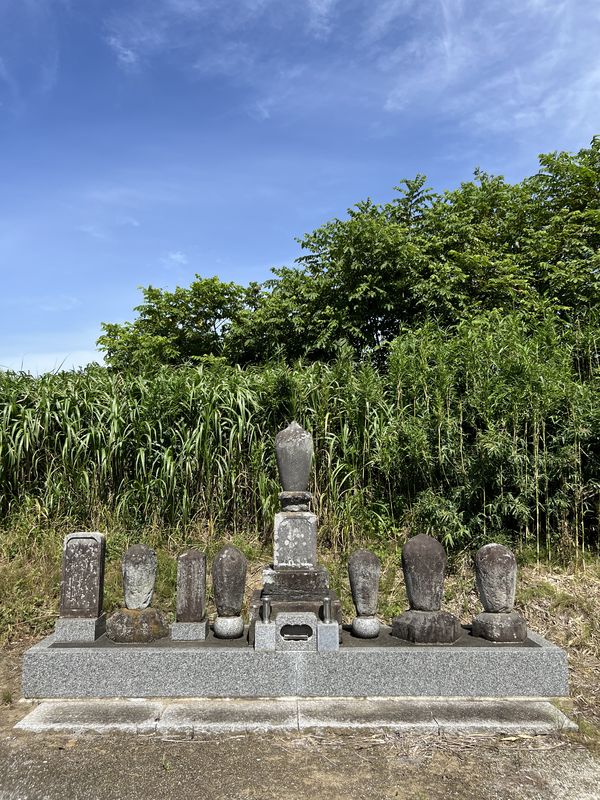僧侶の墓