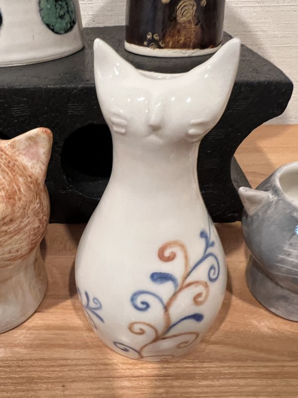 猫をデザインした一輪挿し
