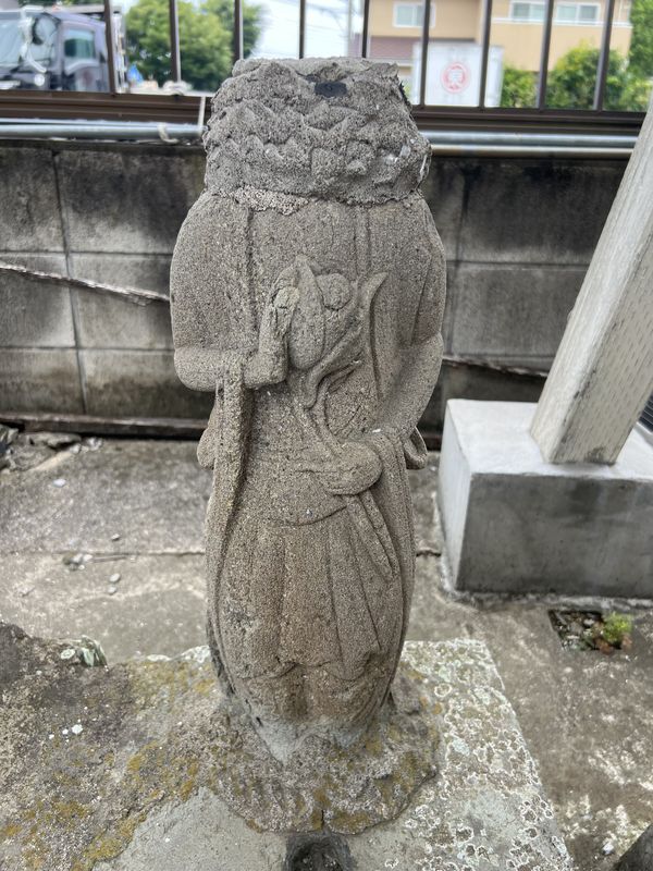 首なし聖観音立像
