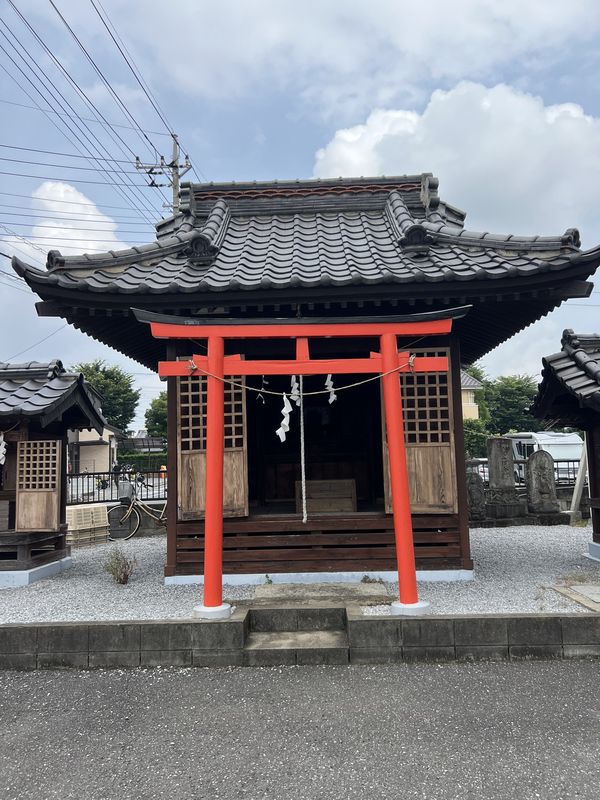 高畑稲荷神社の拝殿